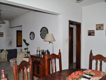 CASA EN VENTA - CLAYPOLE CON QUINCHO Y COCHERA