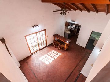 Venta  Lanús Casa 5 ambientes Jardín Quincho Parri