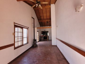 Venta  Lanús Casa 5 ambientes Jardín Quincho Parri