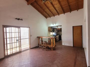 Venta  Lanús Casa 5 ambientes Jardín Quincho Parri