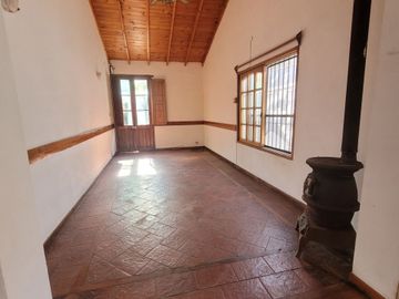 Venta  Lanús Casa 5 ambientes Jardín Quincho Parri