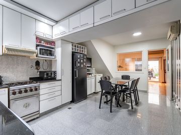 VENTA PH 4 AMBIENTES COCHERA BALVANERA