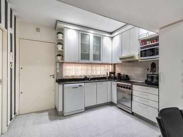 VENTA PH 4 AMBIENTES COCHERA BALVANERA