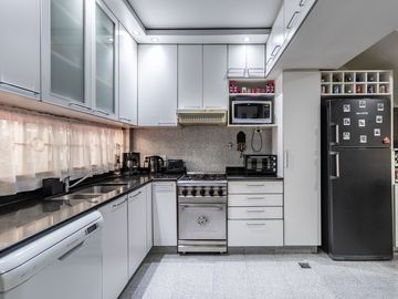 VENTA PH 4 AMBIENTES COCHERA BALVANERA