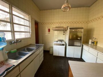Venta Casa Flores 4 amb 240 metros