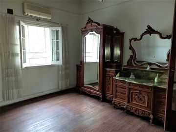 Venta Casa Flores 4 amb 240 metros