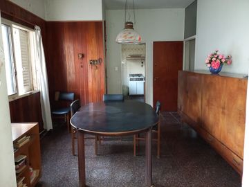 Venta Casa Flores 4 amb 240 metros