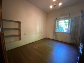 Venta Casa Flores 4 amb 240 metros