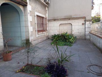 Venta Casa Flores 4 amb 240 metros