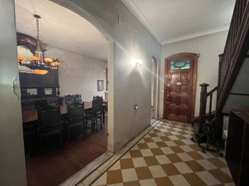 Venta Casa Flores 4 amb 240 metros