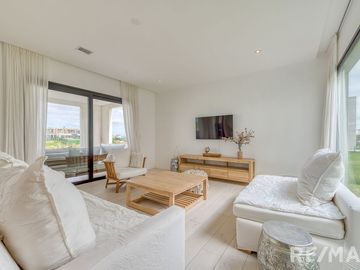 VENTA CASA 6 AMBIENTES EN PUERTOS DEL LAGO