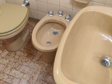 CASA EN VENTA 2 PLANTAS EN WILDE