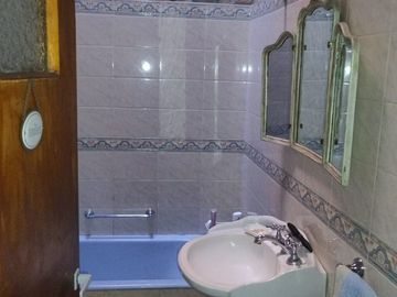 CASA EN VENTA 2 PLANTAS EN WILDE