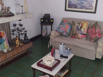 CASA EN VENTA 2 PLANTAS EN WILDE