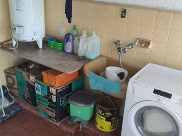 CASA EN VENTA 2 PLANTAS EN WILDE