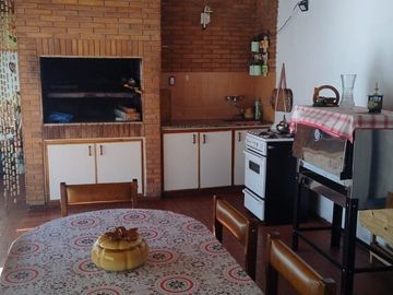 CASA EN VENTA 2 PLANTAS EN WILDE