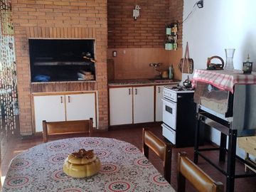 CASA EN VENTA 2 PLANTAS EN WILDE