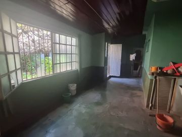 VENTA CASA A REFACCION CERCA ESTACION DE F. VARELA