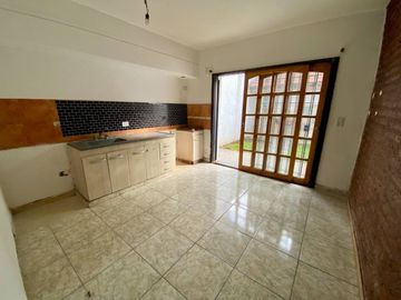 Venta Casa Triplex 4  amb M. Coronado APTO CREDITO