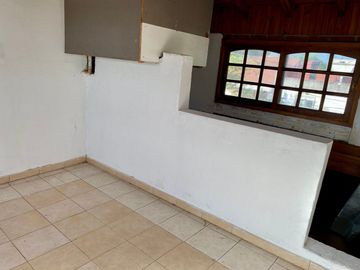 Venta Casa Triplex 4  amb M. Coronado APTO CREDITO