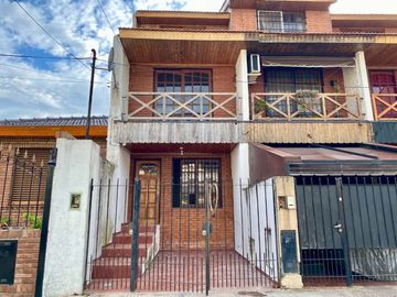 Venta Casa Triplex 4  amb M. Coronado APTO CREDITO