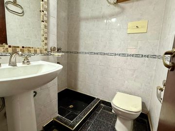 VENTA DEPARTAMENTO CÉNTRICO CON PATIO EN PB