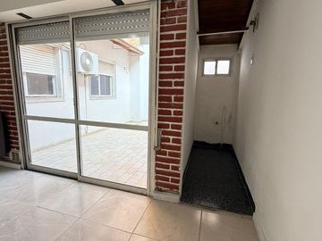 VENTA DEPARTAMENTO CÉNTRICO CON PATIO EN PB