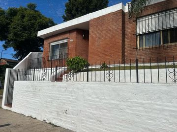 Venta casa en lote propio de 3 ambientes Boulogne