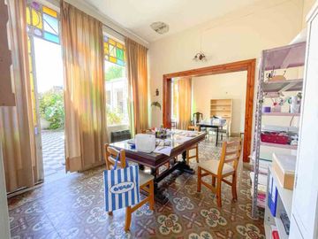 CASA ANTIGUA EN VENTA EN PERGAMINO CON PATIO