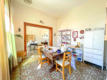 CASA ANTIGUA EN VENTA EN PERGAMINO CON PATIO