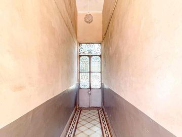 CASA ANTIGUA EN VENTA EN PERGAMINO CON PATIO