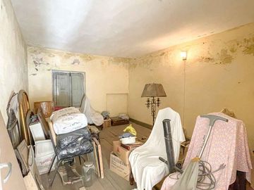 CASA ANTIGUA EN VENTA EN PERGAMINO CON PATIO