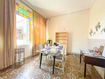 CASA ANTIGUA EN VENTA EN PERGAMINO CON PATIO