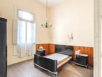 CASA ANTIGUA EN VENTA EN PERGAMINO CON PATIO