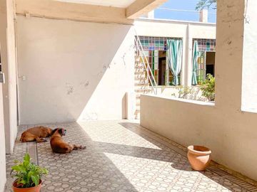 CASA ANTIGUA EN VENTA EN PERGAMINO CON PATIO