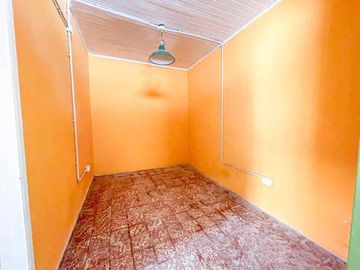 CASA ANTIGUA EN VENTA EN PERGAMINO CON PATIO