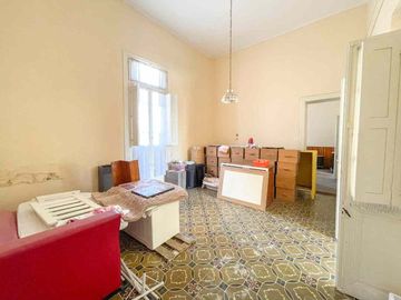 CASA ANTIGUA EN VENTA EN PERGAMINO CON PATIO