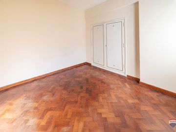 Venta departamento de 3 ambientes en Caballito