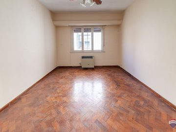 Venta departamento de 3 ambientes en Caballito