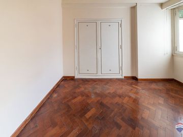 Venta departamento de 3 ambientes en Caballito