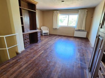 VENTA CASA 3 DORM CON PILETA EN VILLA ALLENDE GOLF
