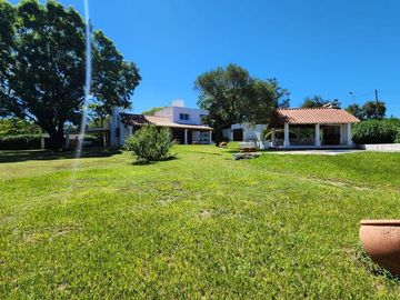 VENTA CASA 3 DORM CON PILETA EN VILLA ALLENDE GOLF