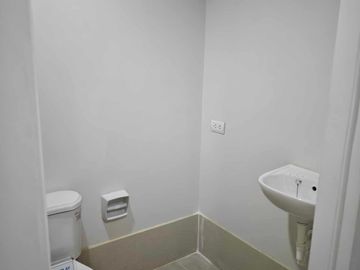 Non-VATable 1BR Condo at Vail Residences – Prime Uptown CDO Location