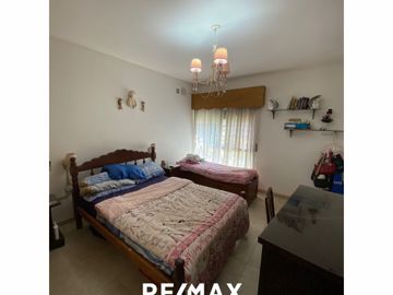 Casa en Venta  Ubicación Residencial 7 ambientes.-