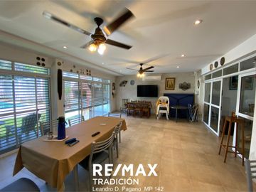 Casa en Venta  Ubicación Residencial 7 ambientes.-
