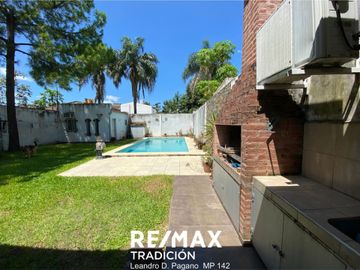 Casa en Venta  Ubicación Residencial 7 ambientes.-