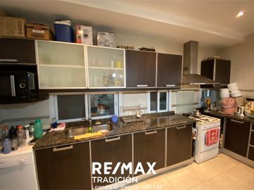 Casa en Venta  Ubicación Residencial 7 ambientes.-