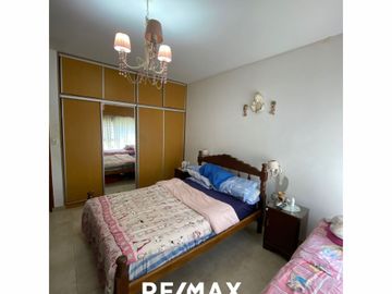 Casa en Venta  Ubicación Residencial 7 ambientes.-