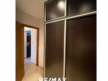Casa en Venta  Ubicación Residencial 7 ambientes.-