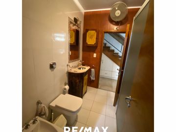 Casa en Venta  Ubicación Residencial 7 ambientes.-